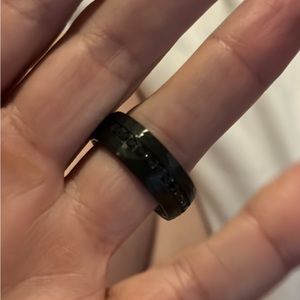 Men’s wedding band size 11.5